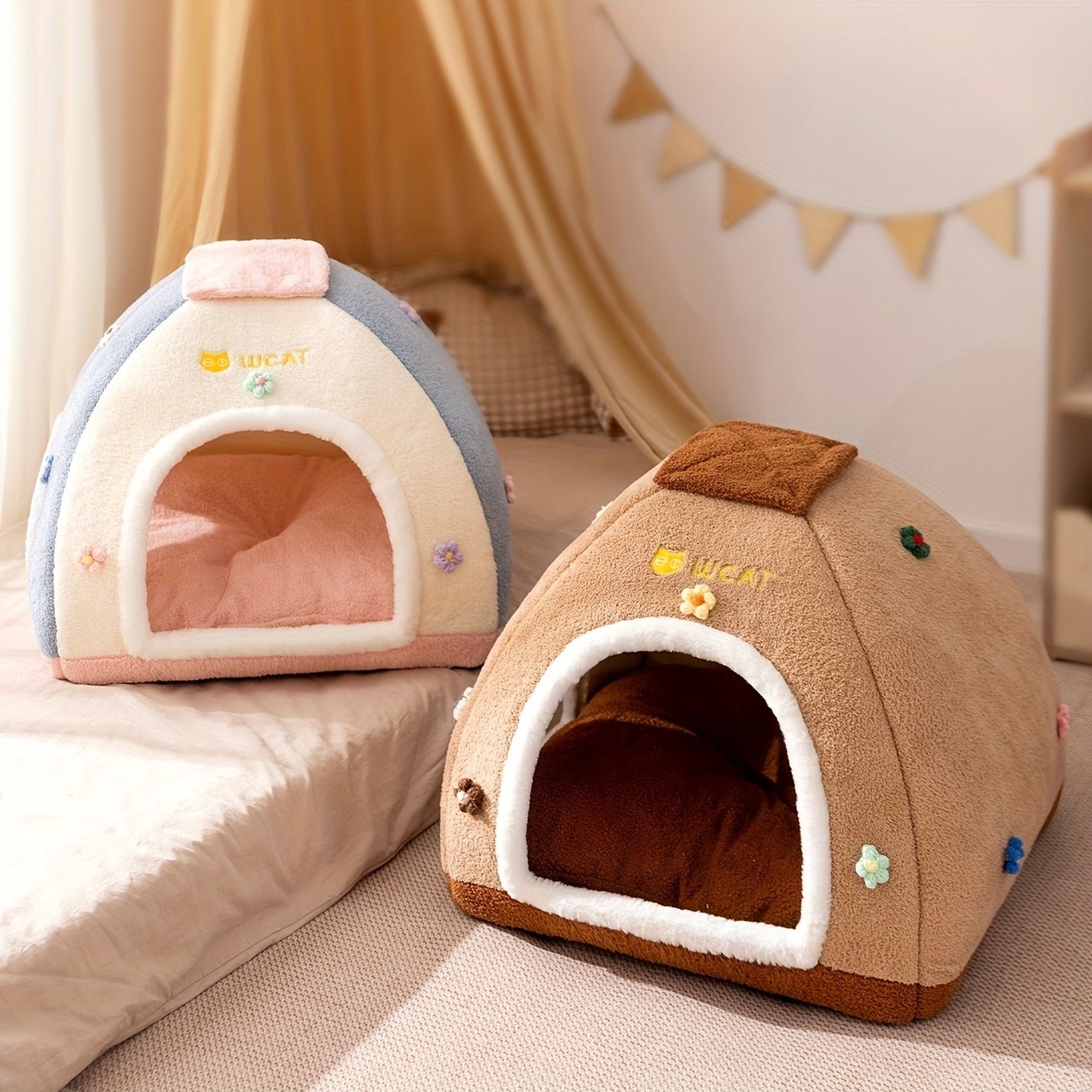 Cat Bed, Autumn Amd Winter Warm Dreamy Cute Pet Tent Bed, for Cats, Dogs, Pets, Autumn Amd Winter Use, for Sleeping, Enclosed Design for Security, Usable as Dog Bed, Pet Cushion, Soft and Comfortable, Indoor Use