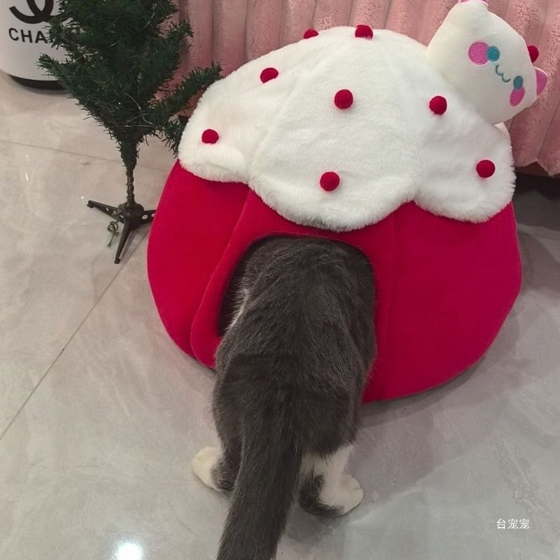 Winter Warm Closed Pumpkin Shaped Cat Nest Is a Great Place for Pets to Rest, Suitable for Multiple Scenarios Such as Warm Rest, Home Decoration, Daily Cleaning and Maintenance, Comfortable Sleep for Cats, and Cute Indoor Decoration. The Closed Desig